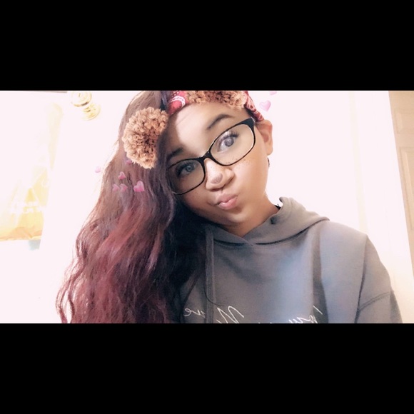 Meet your Posher, Sara - Picture 1 of 1